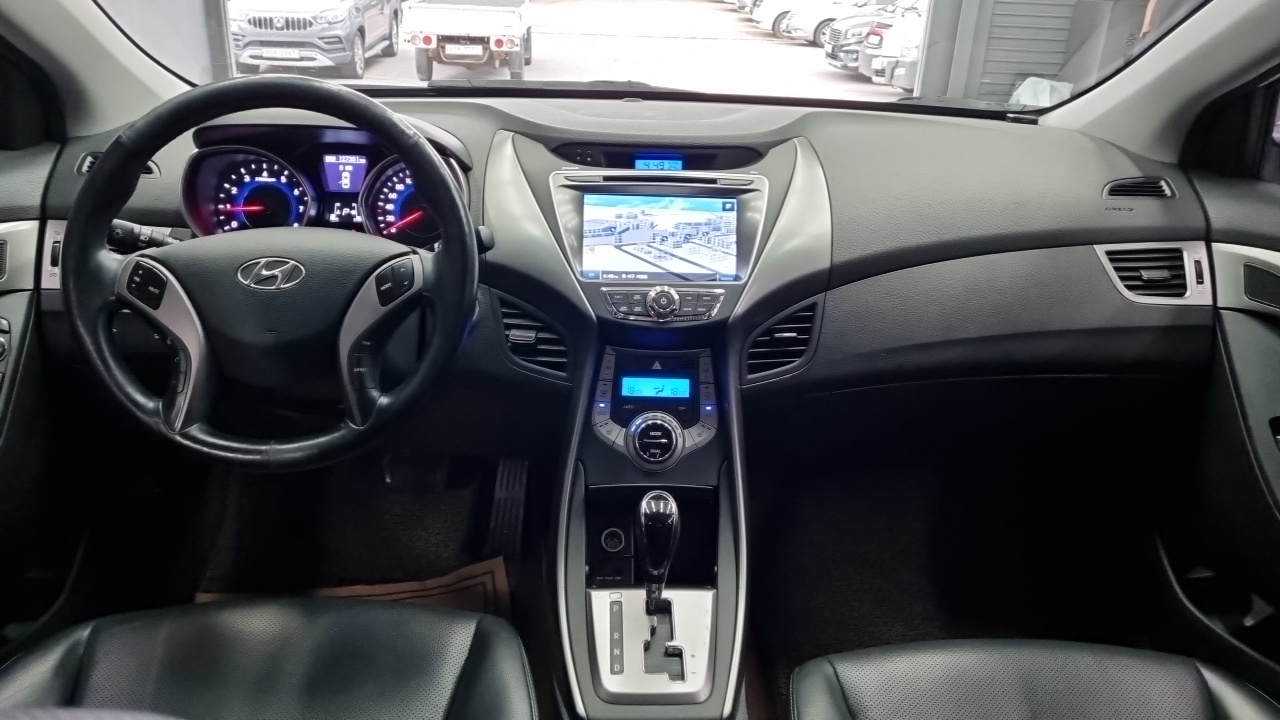 Hyundai Avante 2013 thumb 7