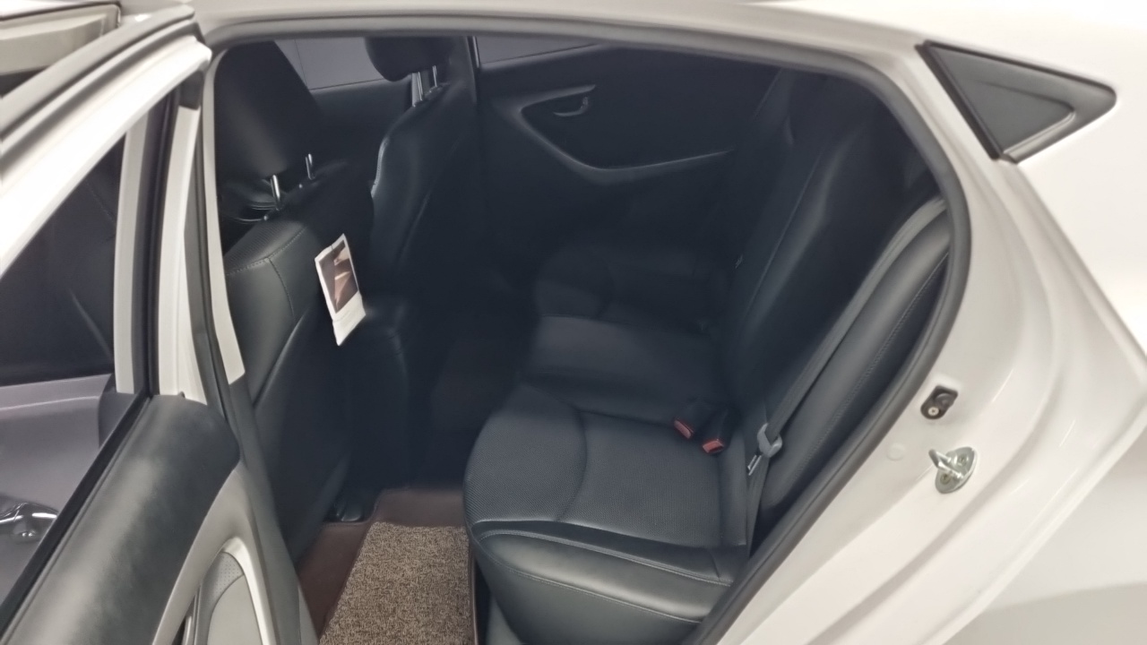 Hyundai Avante 2013 thumb 10