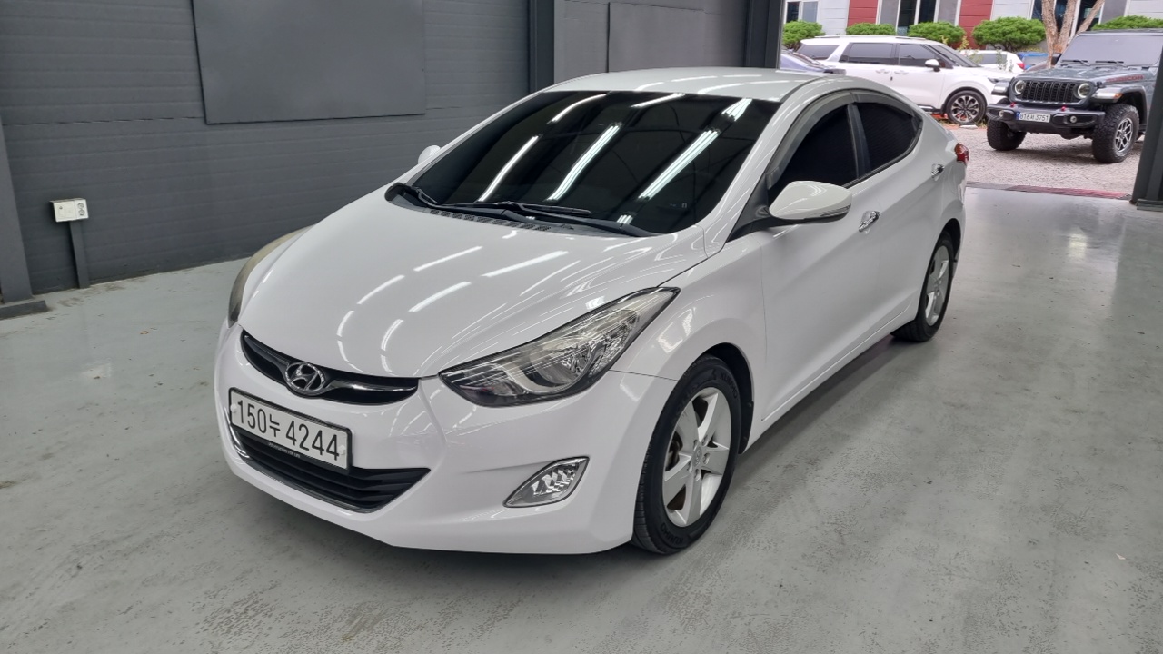 Hyundai Avante 2013 thumb 11