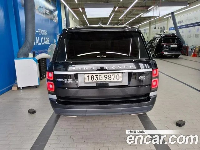 Land Rover Range Rover 2018 thumb 3