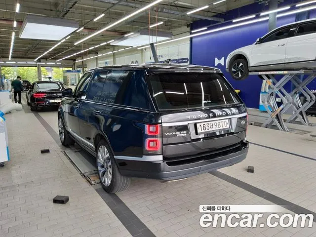 Land Rover Range Rover 2018 thumb 4