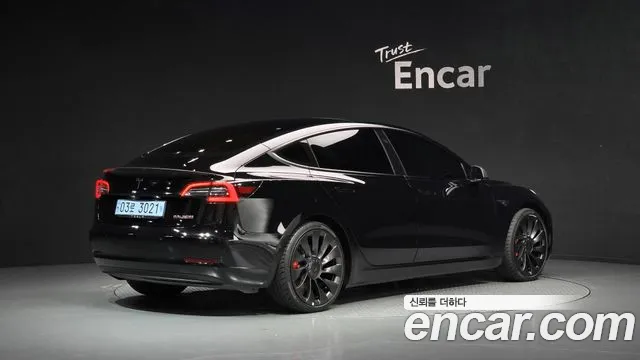 Tesla Model 3 2021 thumb 2