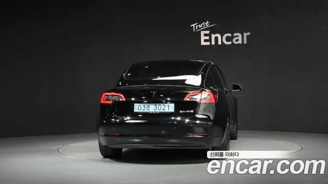 Tesla Model 3 2021 thumb 4