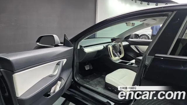Tesla Model 3 2021 thumb 10