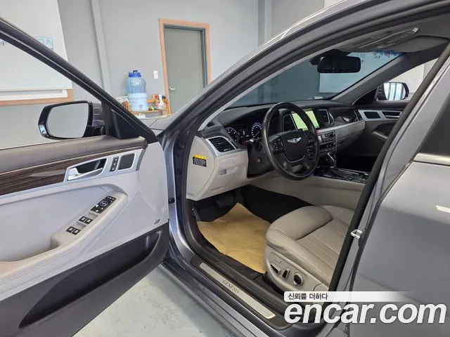 Hyundai Genesis 2014 thumb 10