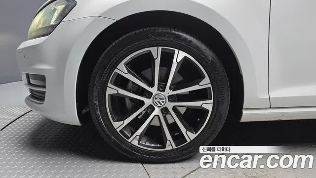 Volkswagen Golf Sportsvan 2016 thumb 5