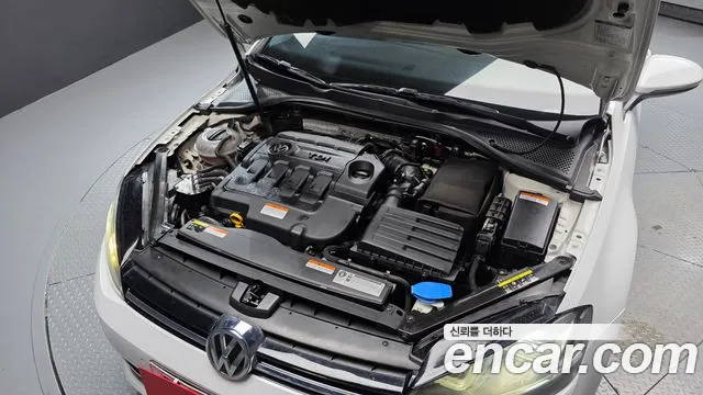 Volkswagen Golf Sportsvan 2016 thumb 6