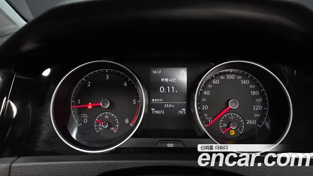Volkswagen Golf Sportsvan 2016 thumb 8