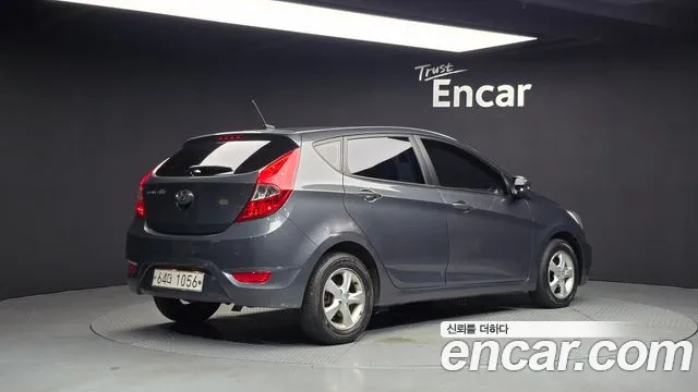 Hyundai Accent 2012 thumb 2