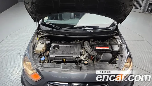 Hyundai Accent 2012 thumb 6