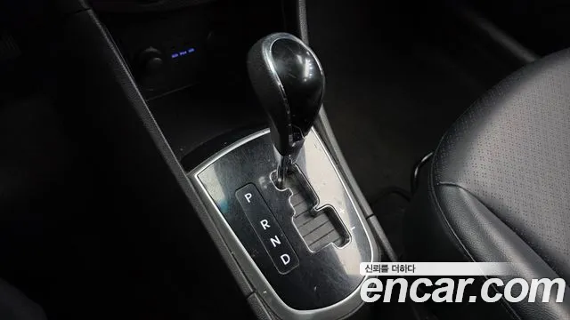 Hyundai Accent 2012 thumb 9