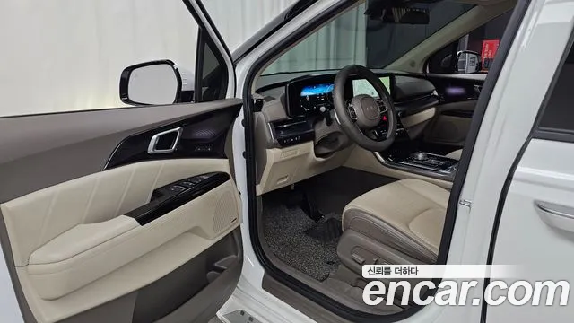 Kia Carnival 2022 thumb 10
