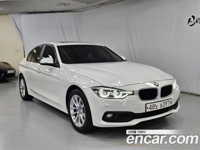 BMW 3-Series 2018 thumb 2