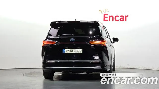 Toyota Sienna 2021 thumb 3