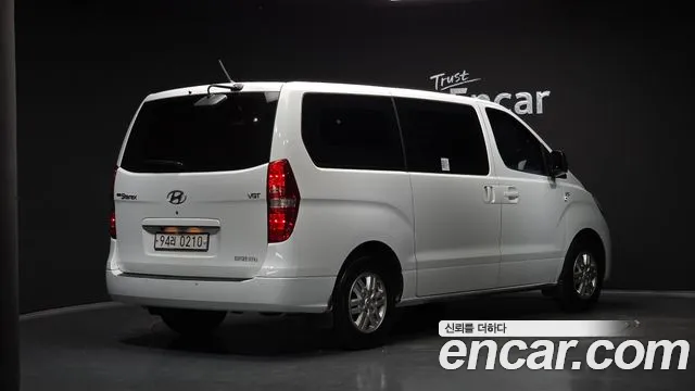 Hyundai Starex 2017 thumb 2