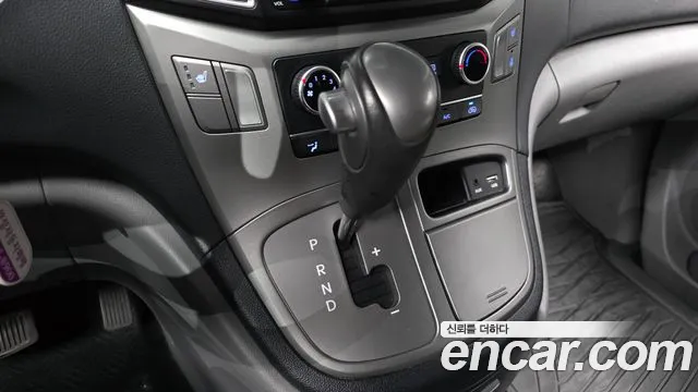 Hyundai Starex 2017 thumb 9