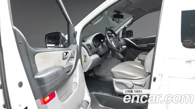 Hyundai Starex 2017 thumb 10