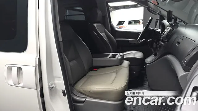 Hyundai Starex 2017 thumb 11