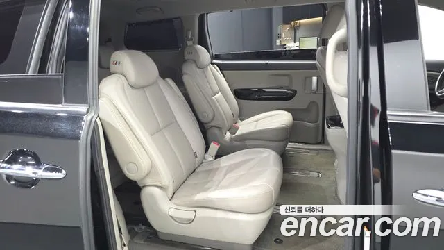 Kia Carnival 2018 thumb 12