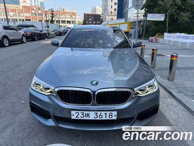 BMW 5-Series 2017 thumb 2