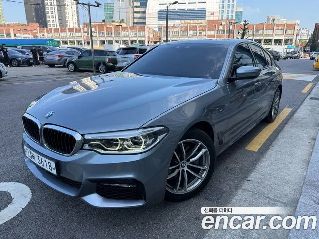 BMW 5-Series 2017 thumb 12