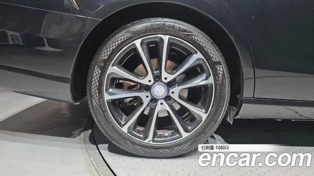 Mercedes-Benz E-Класс 2016 thumb 5