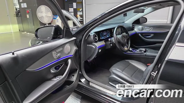 Mercedes-Benz E-Класс 2016 thumb 10