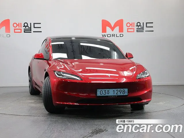 Tesla Model 3 2024 thumb 2