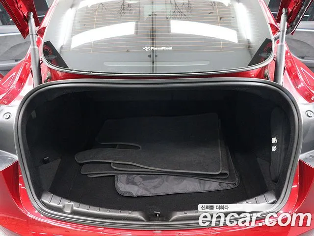 Tesla Model 3 2024 thumb 5