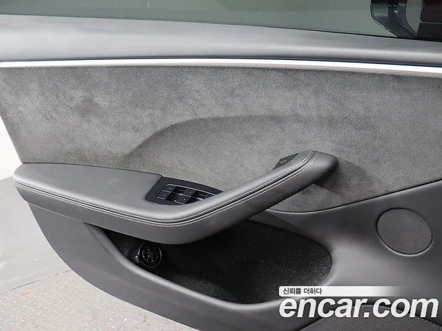 Tesla Model 3 2024 thumb 10