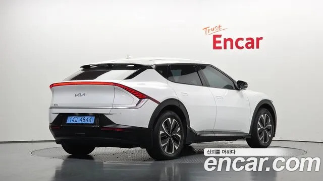 Kia EV6 2022 thumb 2