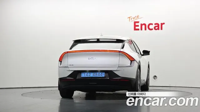 Kia EV6 2022 thumb 4