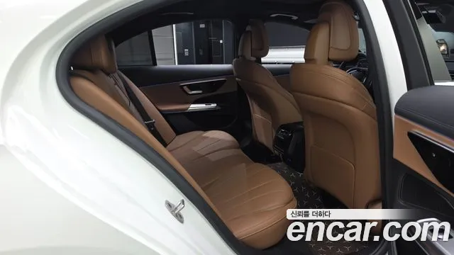 Mercedes-Benz E-Класс 2025 thumb 11