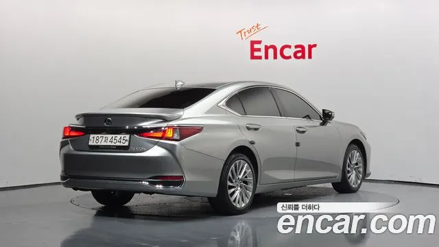 Lexus ES 2023 thumb 2