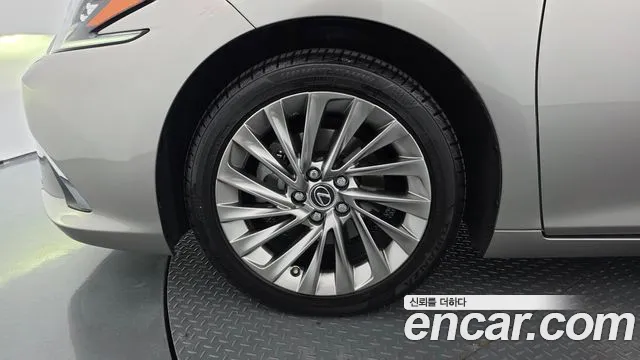 Lexus ES 2023 thumb 5