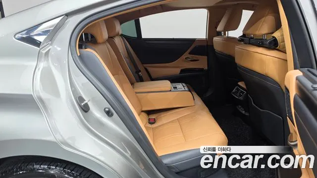 Lexus ES 2023 thumb 12