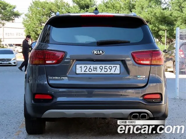 Kia Sorento 2017 thumb 4