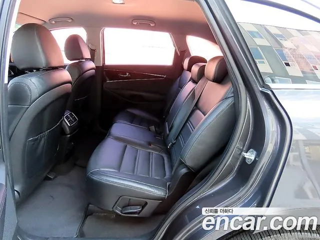 Kia Sorento 2017 thumb 10