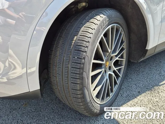 Porsche Cayenne 2020 thumb 6
