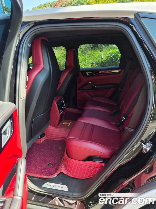 Porsche Cayenne 2020 thumb 10
