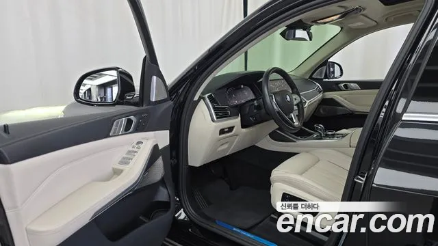 BMW X7 2021 thumb 10