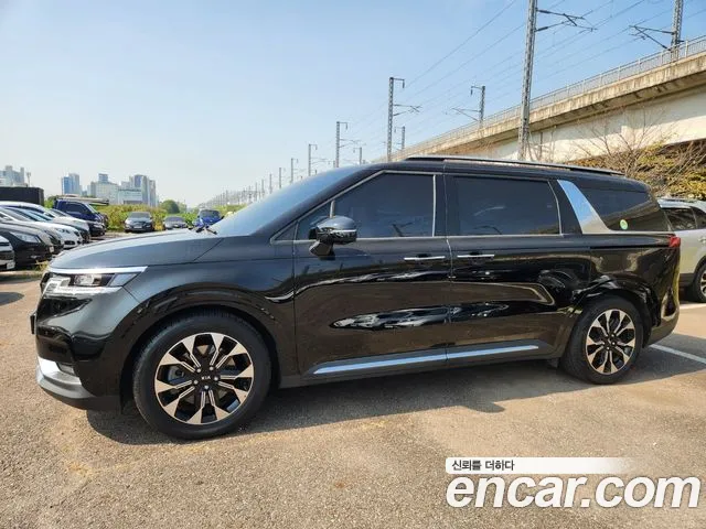 Kia Carnival 2021 thumb 2