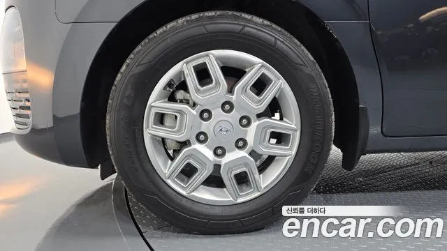 Hyundai Staria 2022 thumb 4