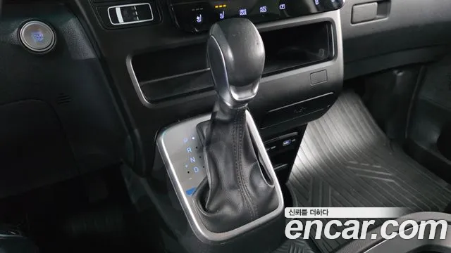 Hyundai Staria 2022 thumb 8