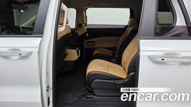 Kia Carnival 2021 thumb 12
