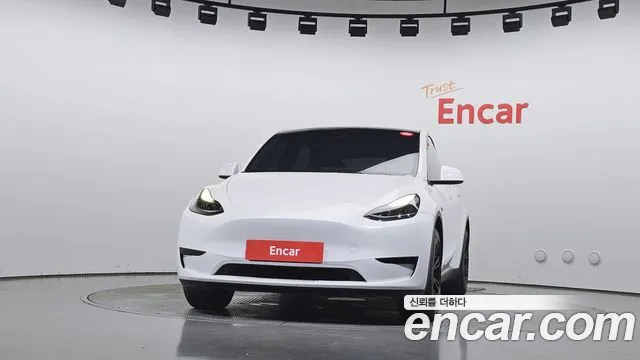 Tesla Model Y 2023 thumb 3