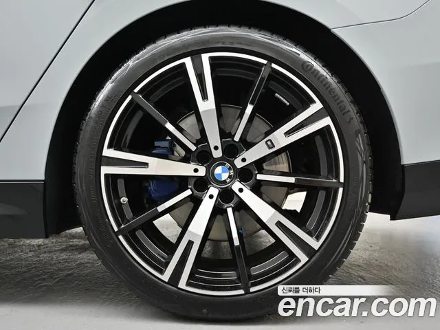 BMW 5-Series 2026 thumb 5