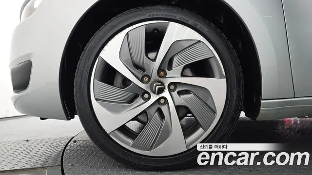 DS C4 Picasso 2015 thumb 5