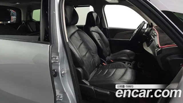 DS C4 Picasso 2015 thumb 12