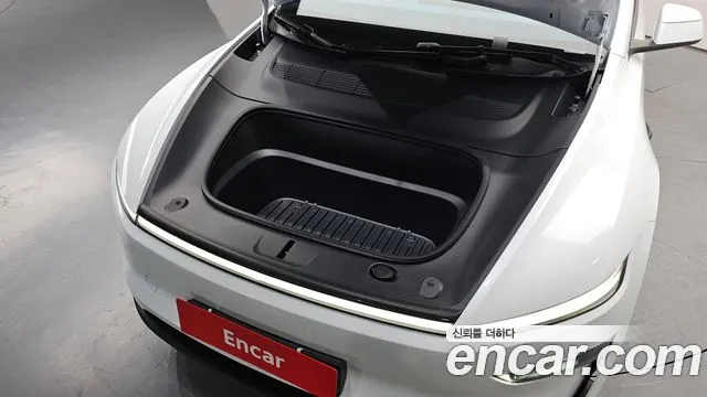 Tesla Model Y 2026 thumb 6